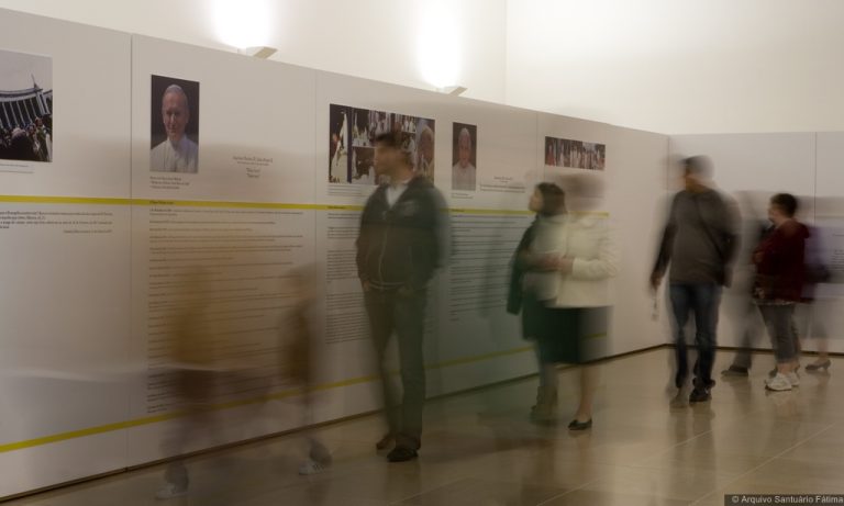 Read more about the article Exposição Os Papas e Fátima