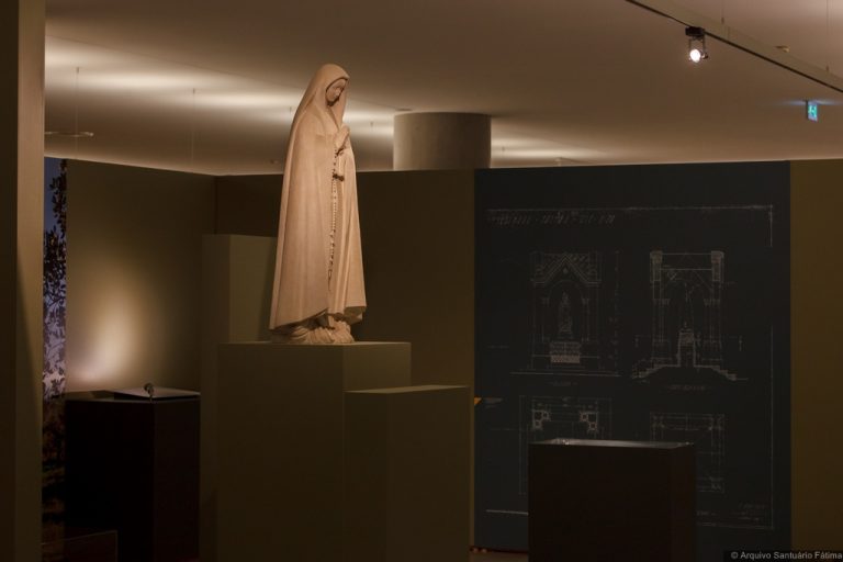 Read more about the article Exposição Neste Vale de Lágrimas