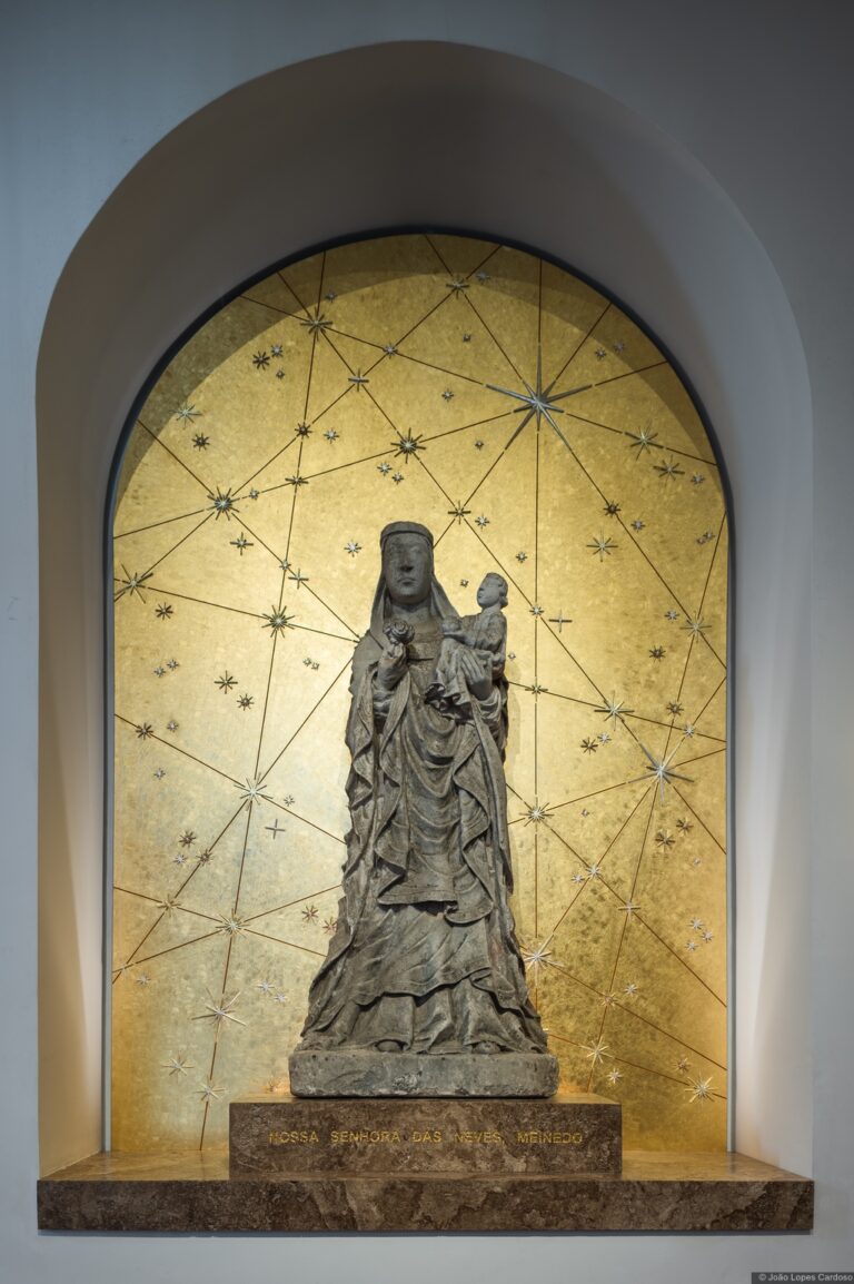 Read more about the article Intervenção no nicho da imagem de Nossa Senhora das Neves